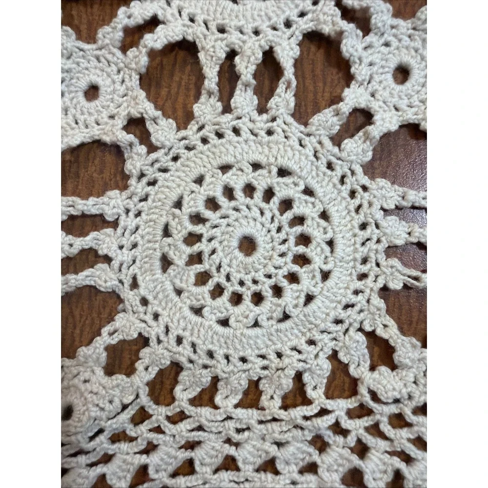 Vintage Crochet Kitchen Table Placemat Or Doily Beige Scalloped Edge 11 X 16.5